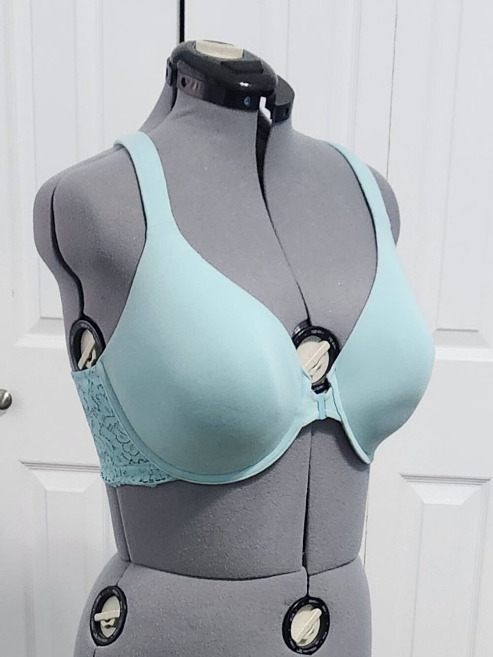 Ambrielle 40DD Lace - Front Closure Underwire Full Coverage Bra